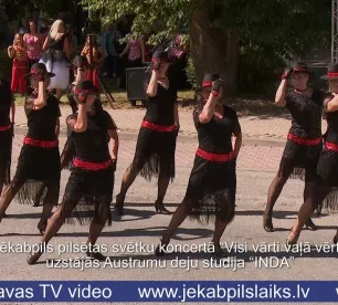 Jēkabpils pilsētas svētku koncertā “Visi vārti vaļā vērti” uzstājās Austrumu deju studija “INDA”
