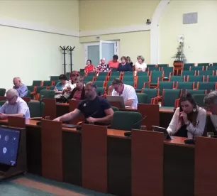 Mērens bardaks Finanšu komitejā – tiek iesniegts lēmumprojekts par ko deputāti nav runājuši