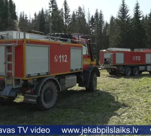 Jēkabpils novadā izcēlies pēdējā gada laikā lielākais meža ugunsgrēks (papildināts)