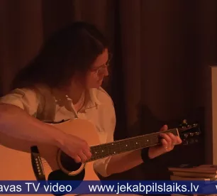 “Dzeja dejo” uz Salas Tautas nama skatuves