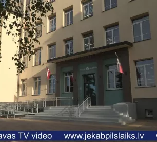 Jēkabpils 2. vidusskola – joprojām kā uz naža asmens