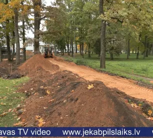 Uzsākti Krustpils pils parka pārbūves darbi