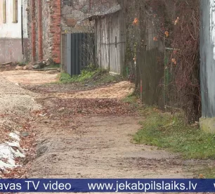 Vai Pļaviņu ielā būs nobrauktuves uz privātīpašumiem?