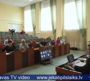 Jēkabpils novada deputātiem klibo savstarpējā komunikācija