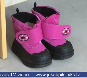 Neapdomīga pieaugušo rīcība noved mazu bērnu krīzes centrā