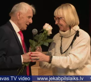 Andris Grīnbergs 85 gadu jubilejā dāvā lasītājiem jaunu grāmatu 