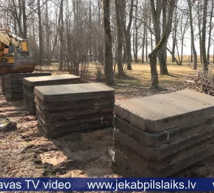 Kādreizējā padomju memoriāla teritorija pārtaps atpūtas parkā