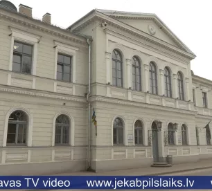 Saistībā ar 16,9 miljonus eiro vērtu dambja būvniecību aizturēta Jēkabpils pašvaldības vadība