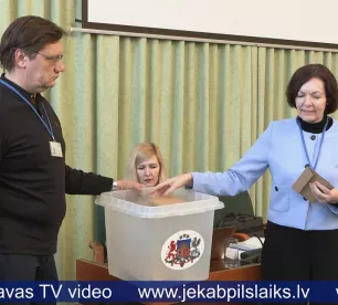 Notikusi Jēkabpils novada deputātu kandidātu sarakstu numuru izloze