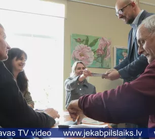 Jēkabpilī testē spēli, kas ļauj pārbaudīt gatavību krīzes situācijām