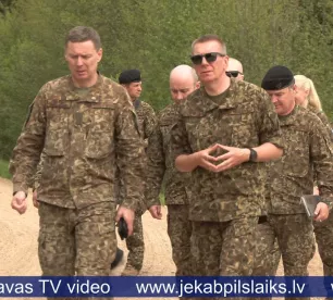 Valsts prezidents mudina paātrināt militārā poligona būvniecības procesu