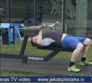 Jēkabpilī testē āra trenažierus – patīk gan sportistiem, gan iesācējiem