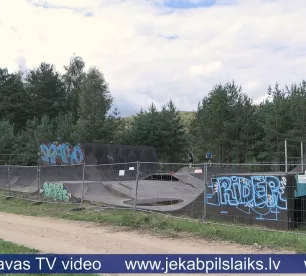Pašvaldība vērtē iespēju pārdot izsolē Jēkabpils Mežaparka skeitparku