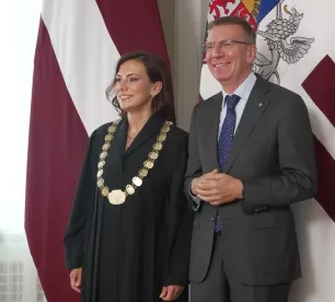 Tiesneša zvēresta un tiesneša svinīgā solījuma ceremonija