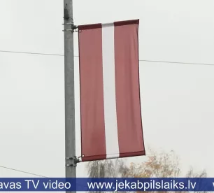 Līvānu ielas iemirdzas patriotiskajās krāsās