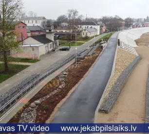 Jēkabpilī atklāj pārbūvēto Daugavas aizsargdambi