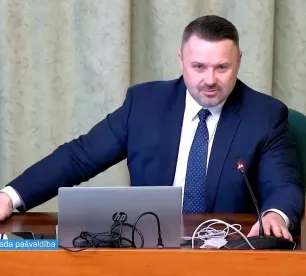 Ielūguma vērtējums Nacionālajā apvienībā? Stars klusē