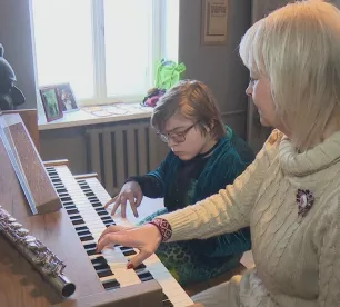 Mūzikā dzimusi draudzība – stāsts par Annu Līgu un Smaidu