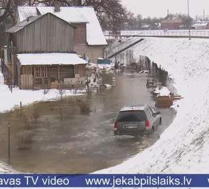 Jēkabpilī bīstami augsts ūdens līmenis Daugavā