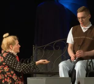 Līvānu amatierteātris ar izrādi “Saulespuķēs” piedalās Gada izrādes skatē