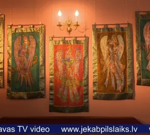 Krustpils pilī atklāj Azerbaidžānas mākslas izstādi