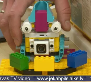 Līvānu bērni apgūst robotikas pamatus