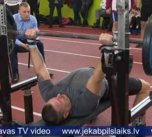 Līvānos pulcējas svaru stieņa spiešanas entuziasti