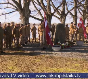 Ar piemiņas pasākumu Jēkabpilī atzīmē Nacionālās pretošanās kustības piemiņas dienu