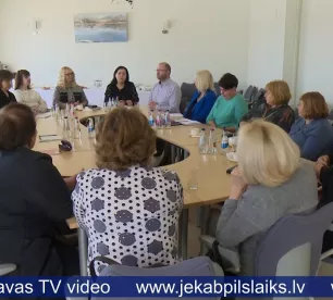 Bāriņtiesu pārstāvji Līvānos diskutē par darbinieku trūkumu un citām problēmām