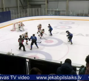 Jēkabpils novada čempionāta hokejā pirmajā finālspēlē uzvaru gūst komanda “Jēkabpils”