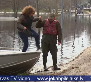 Līvānu Stikla un amatniecības centra kolektīvs uz darbu dodas ar laivu