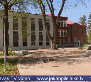 Jēkabpils Valsts ģimnāzijā būvdarbi rit bez kavēšanās