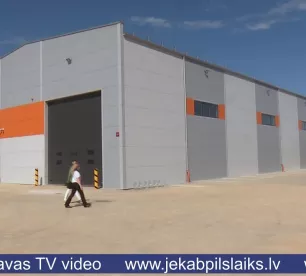 Jēkabpilī atklāj jaunu ražošanas ēku