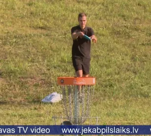 Jēkabpilī popularitāti iegūst disku golfs
