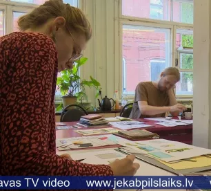 Jēkabpilī ilustratori veido pilsētas svētkiem veltītu darbu izstādi