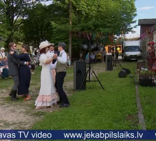 Par godu Viesītes 95.dzimšanas dienai iedzīvina veco Āžu krogu