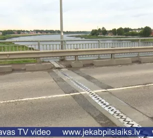 Jēkabpils tilta šuvju remontam šobrīd nav finansējuma