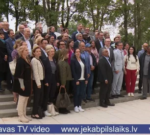 Jēkabpilī viesojas ārvalstu vēstnieki no teju 40 valstīm