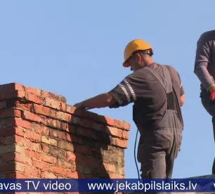 Divās Jēkabpils daudzdzīvokļu mājās veic remontu, izmantojot aizdevumu