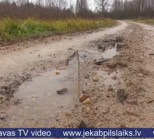 Sūdzas par autoceļa Landzāni – Ezermuiža stāvokli