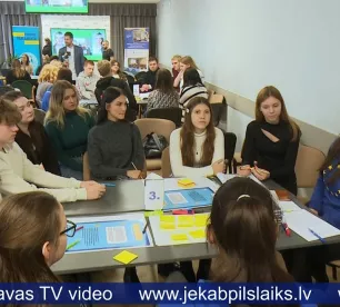 Jaunieši izzina Eiropas Savienības lēmumu pieņemšanas procesu