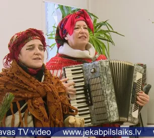 Sēļu tradicionālās mūzikas grupa “Krāce” iet čigānos