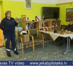 Likumsargi Jēkabpils senioriem stāsta, kā sevi pasargāt no zagļiem un krāpniekiem
