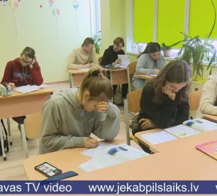 Rudzātu vidusskolas absolventi dibina stipendiju skolas jauniešiem