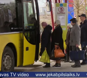No 1.aprīļa palielinās autobusu un vilcienu biļešu cenas