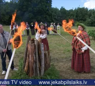 Kādas Jāņu tradīcijas vēl ir aktuālas mūsdienās?