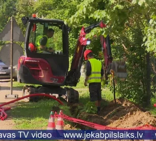 Uzsākta apgaismojuma izbūve Daugavas ielā Līvānos