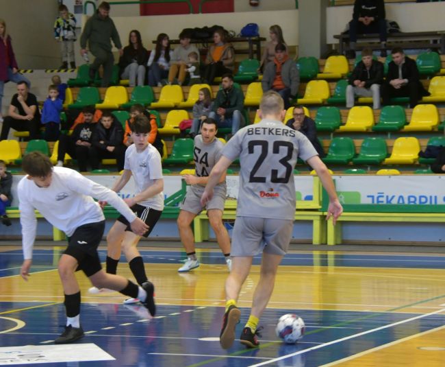 Noskaidroti Jēkabpils novada telpu futbola čempioni