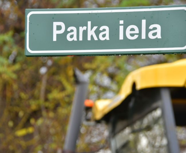 Svētki Parka ielā – ieklāts asfalta segums 