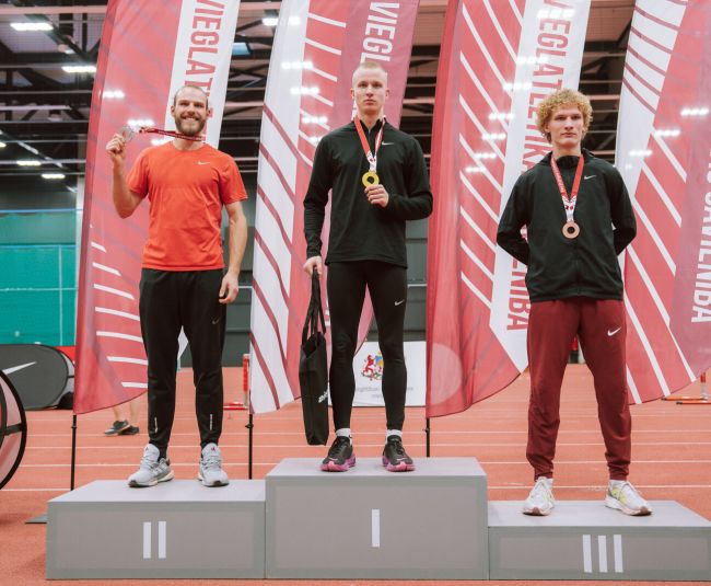 Emīls Lamba izcīna savu pirmo zelta medaļu pieaugušo konkurencē